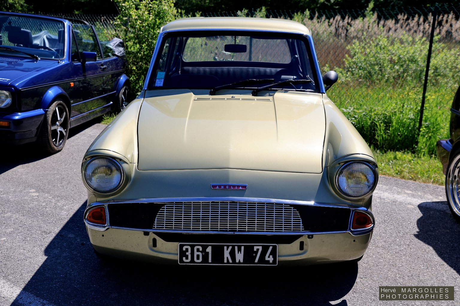 Ford Anglia-03.JPG